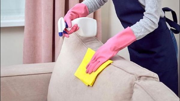 Astuce maison : La méthode idéale pour nettoyer les meubles sans débourser un sou
