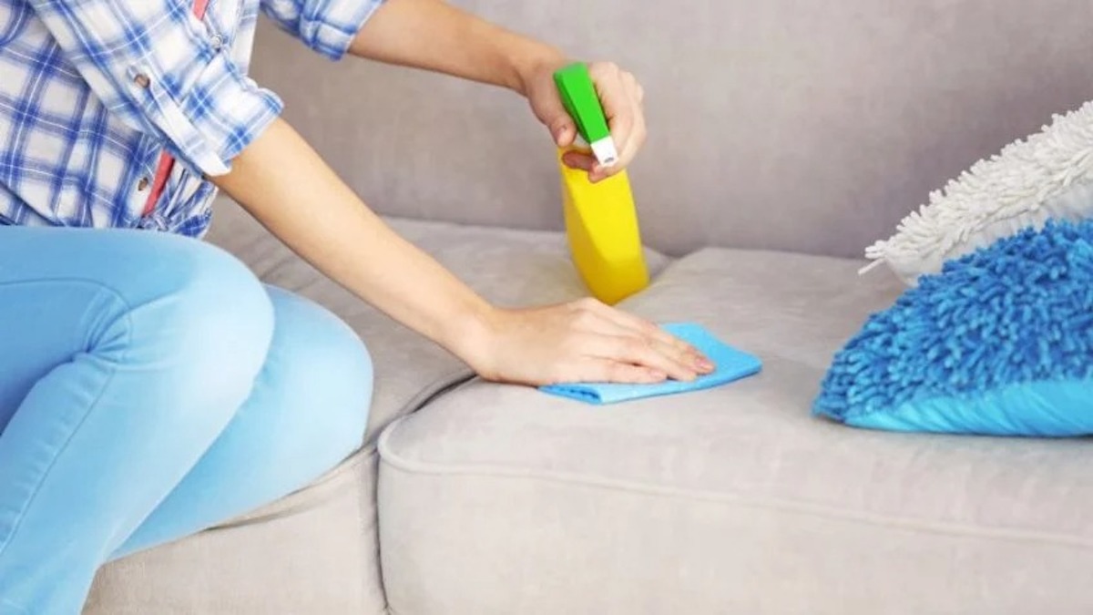 Astuce maison : La méthode idéale pour nettoyer les meubles sans débourser un sou