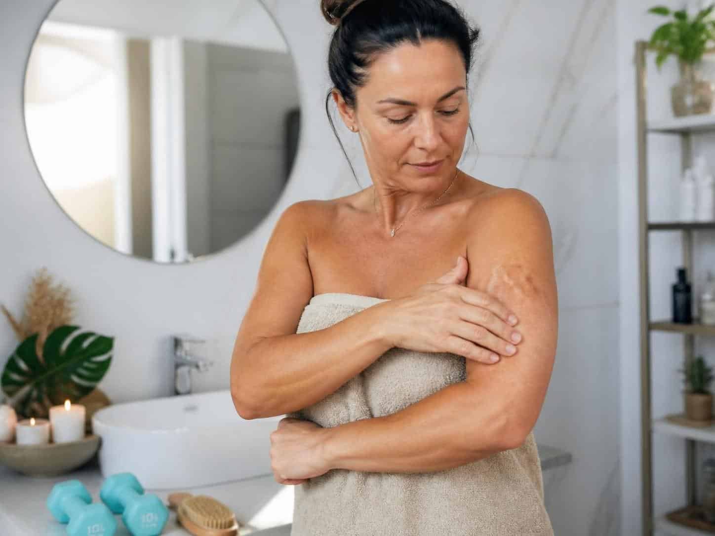 découvrez des méthodes efficaces pour réduire la cellulite sur les bras et retrouver une peau plus lisse et tonique grâce à nos conseils ciblés.